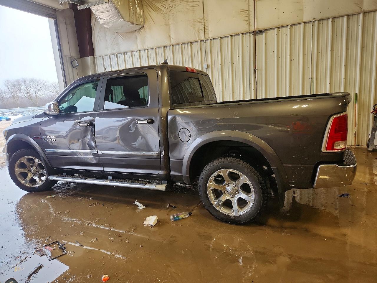 2017 RAM 1500 LARAMIE photo 2