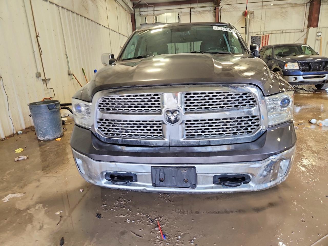 2017 RAM 1500 LARAMIE photo 5