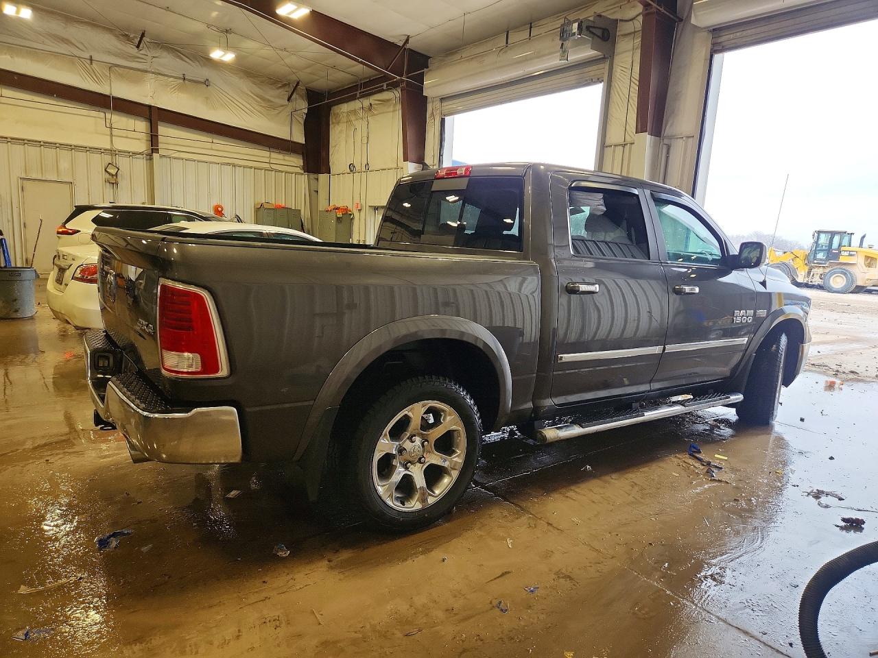 2017 RAM 1500 LARAMIE photo 3