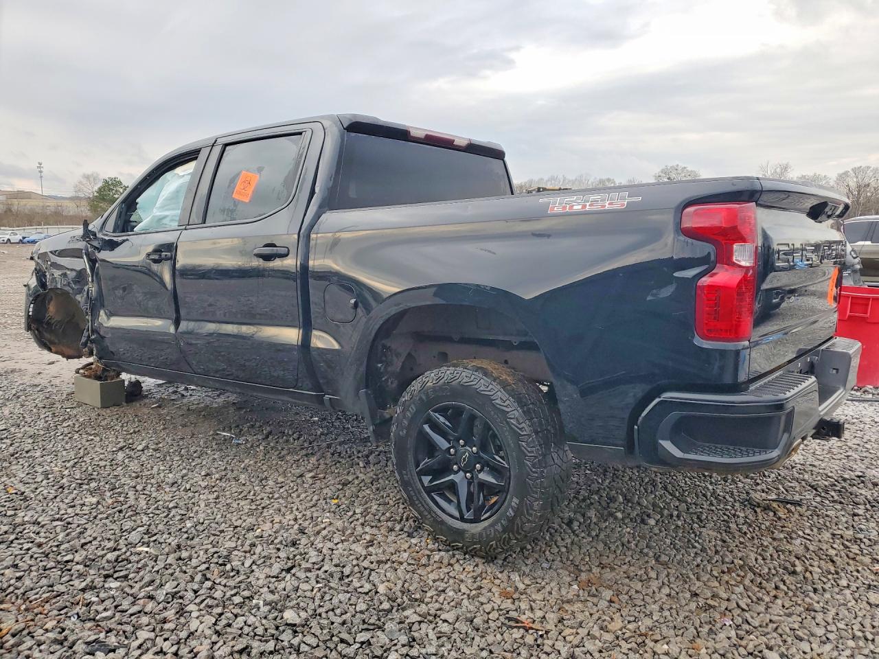 2023 CHEVROLET SILVERADO K1500 TRAIL BOSS CUSTOM photo 3