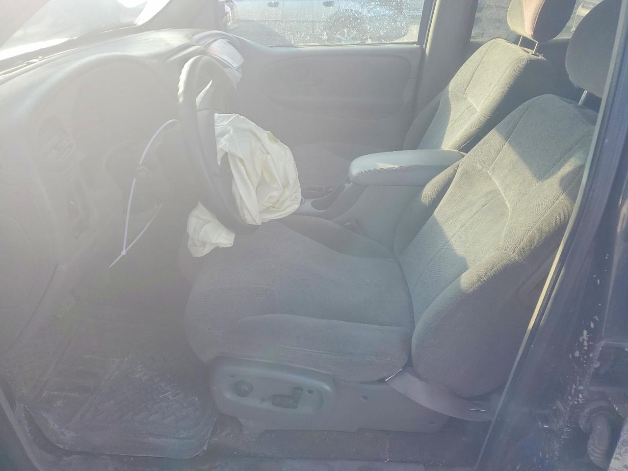 2004 CHEVROLET TRAILBLAZER EXT LS photo 19
