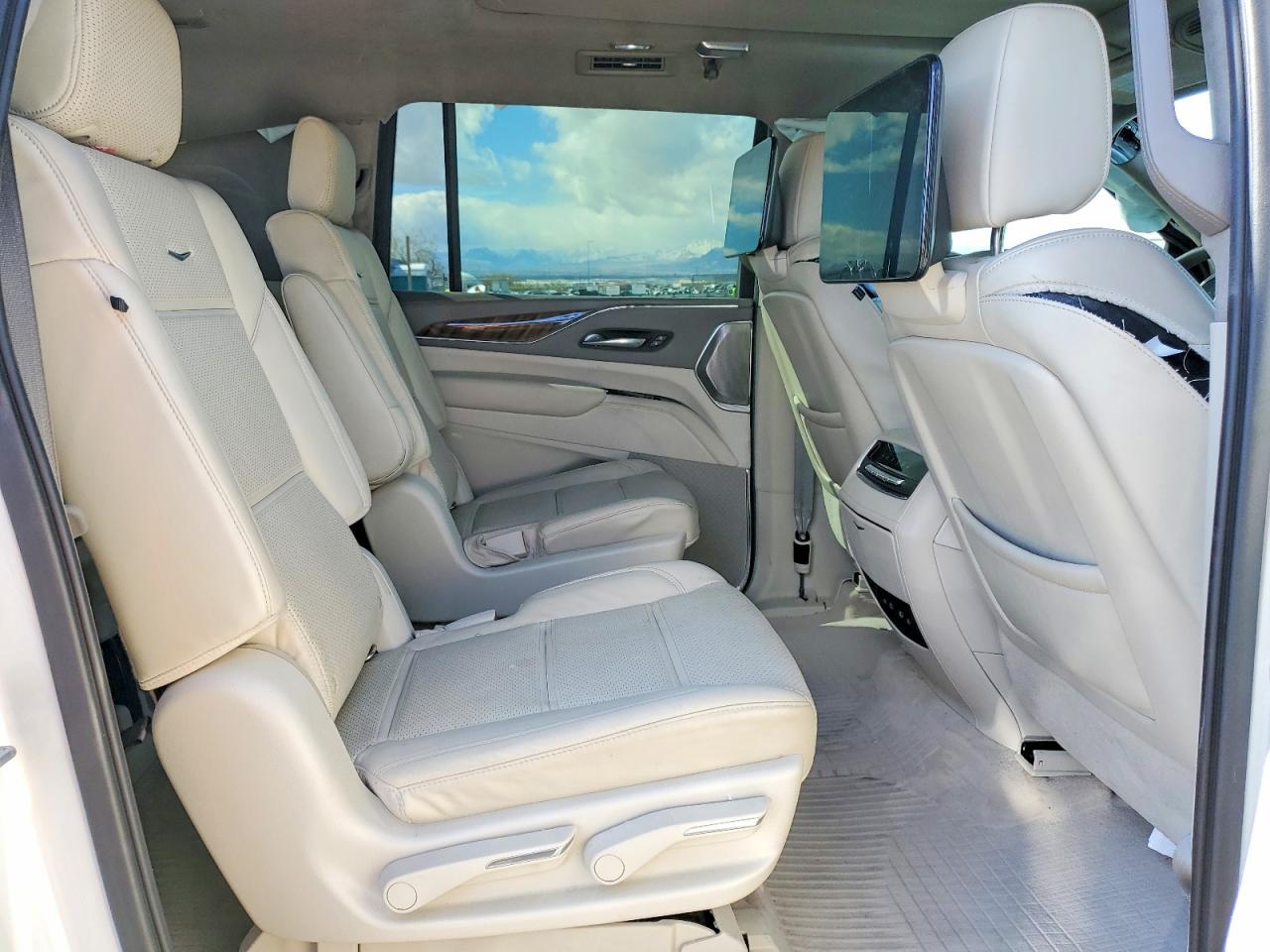 2021 CADILLAC ESCALADE ESV SPORT PLATINUM photo 11