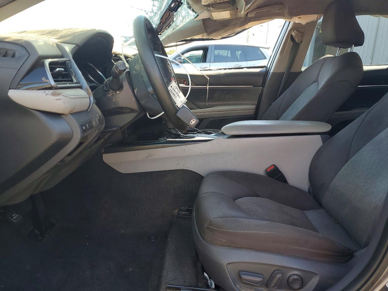2019 TOYOTA CAMRY L photo 13