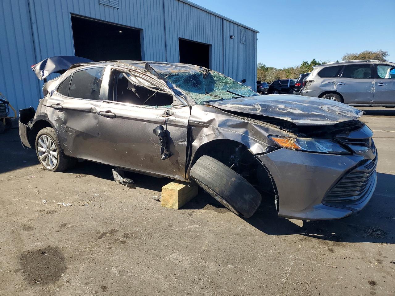 2019 TOYOTA CAMRY L photo 7
