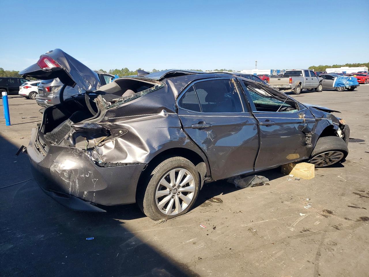 2019 TOYOTA CAMRY L photo 5