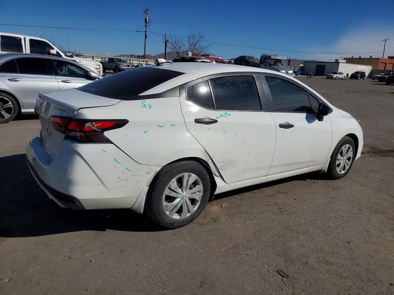 2021 NISSAN VERSA S photo 5