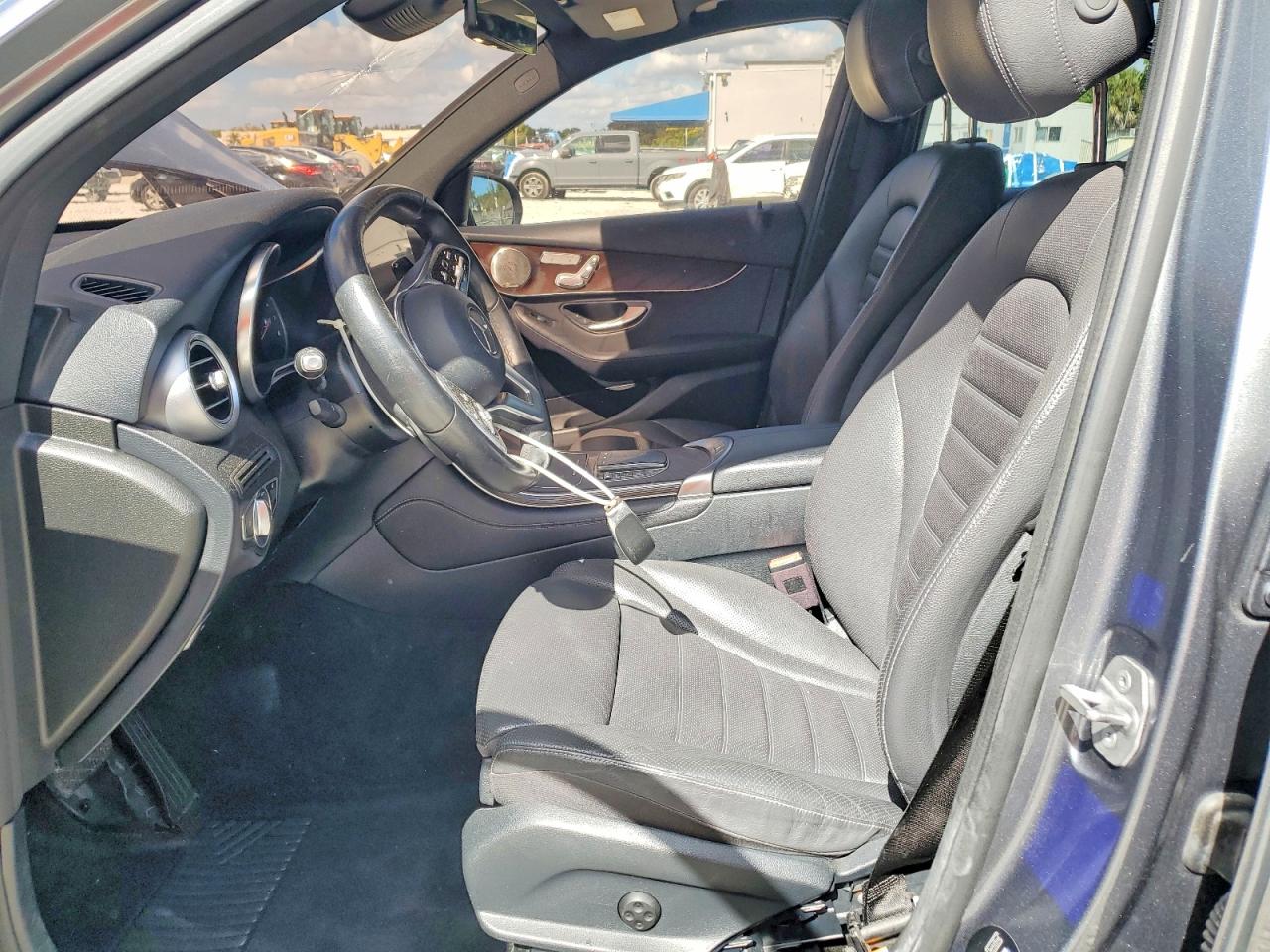 2021 MERCEDES-BENZ GLC 300 photo 7