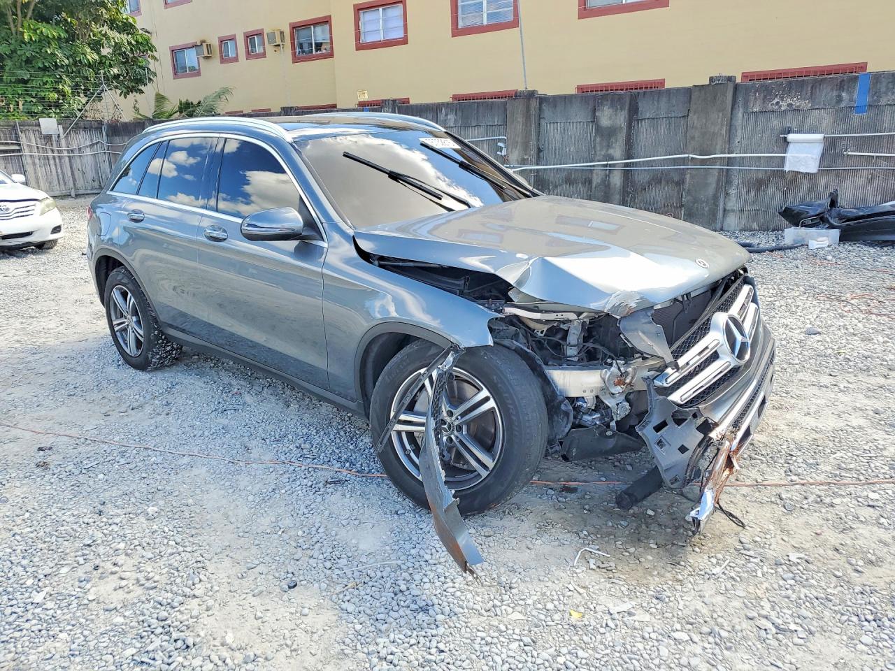 2021 MERCEDES-BENZ GLC 300 photo 4