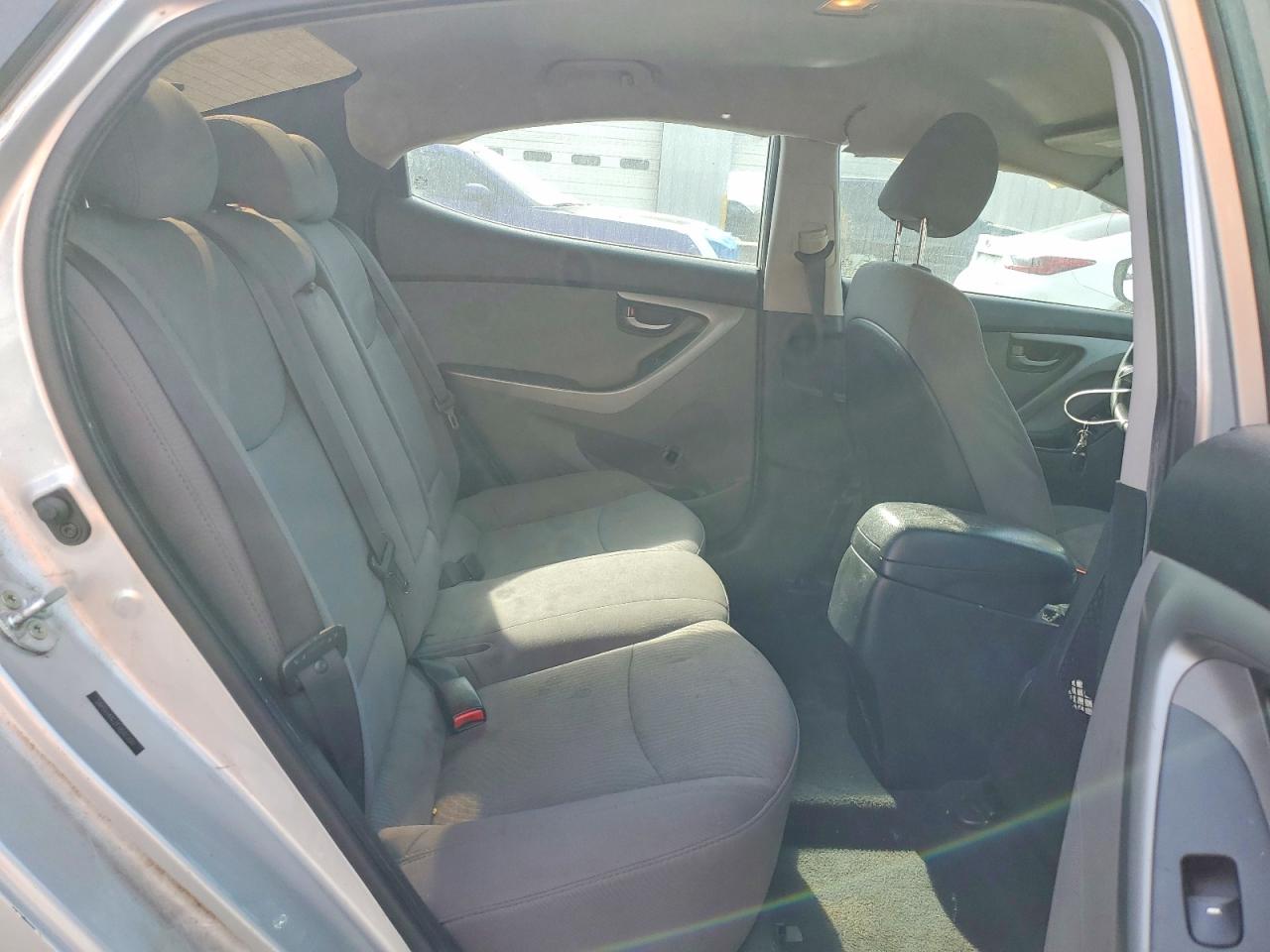 2015 HYUNDAI ELANTRA SE photo 28
