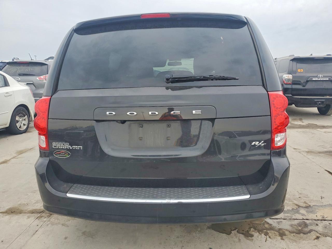 2012 DODGE GRAND CARAVAN R/T photo 6