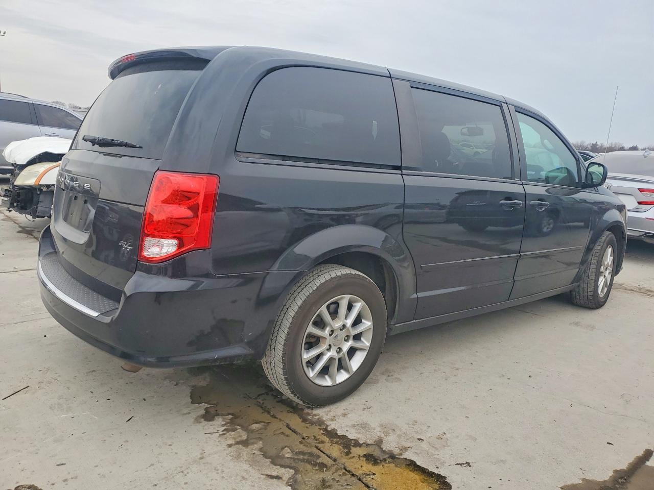2012 DODGE GRAND CARAVAN R/T photo 3