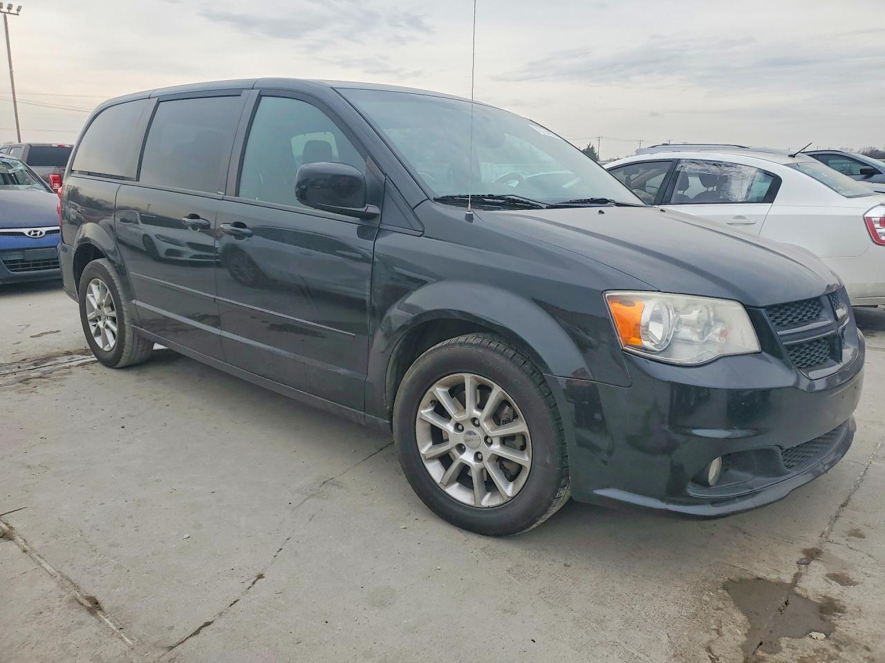 2012 DODGE GRAND CARAVAN R/T photo 4