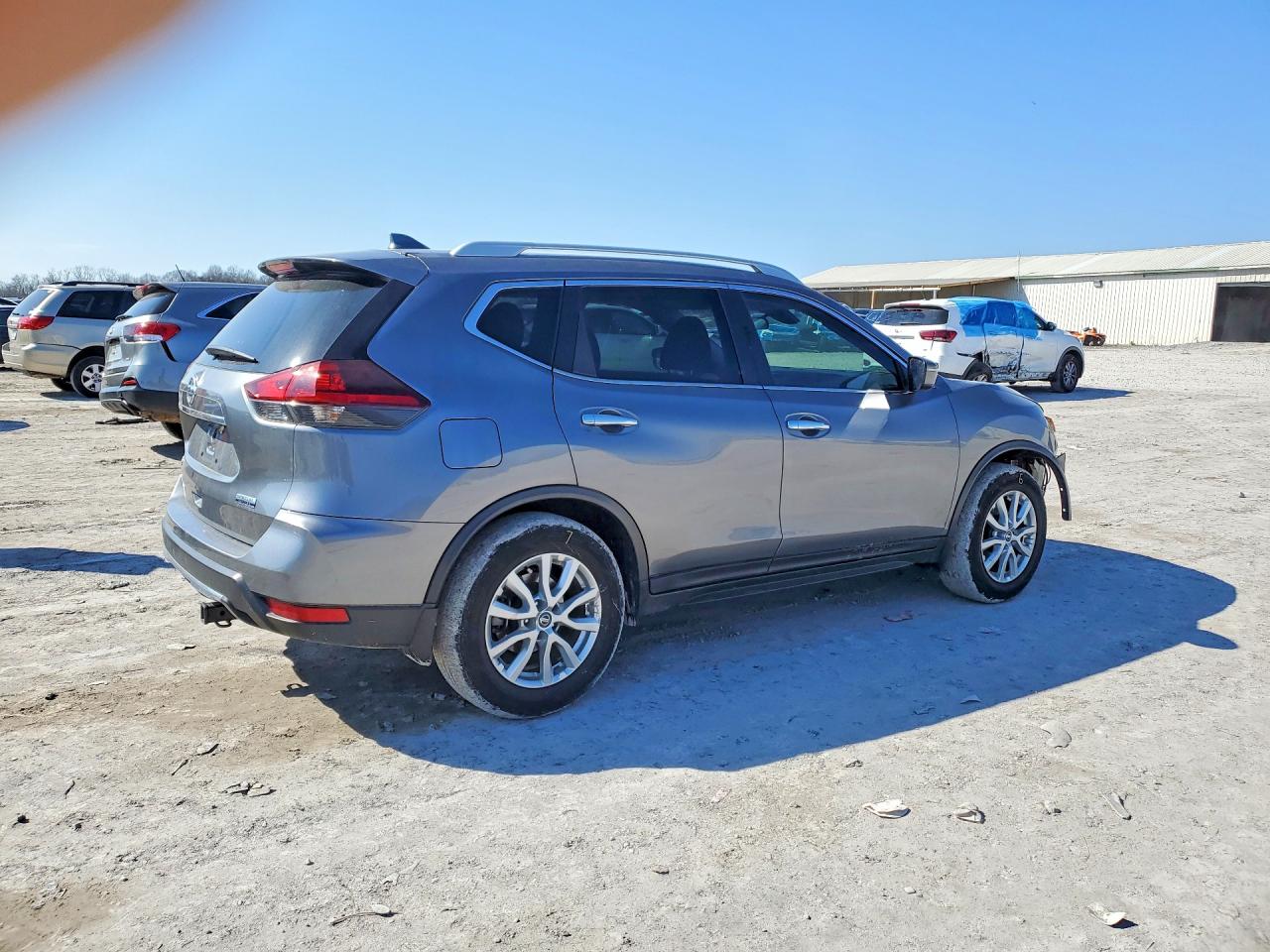 2019 NISSAN ROGUE S photo 5