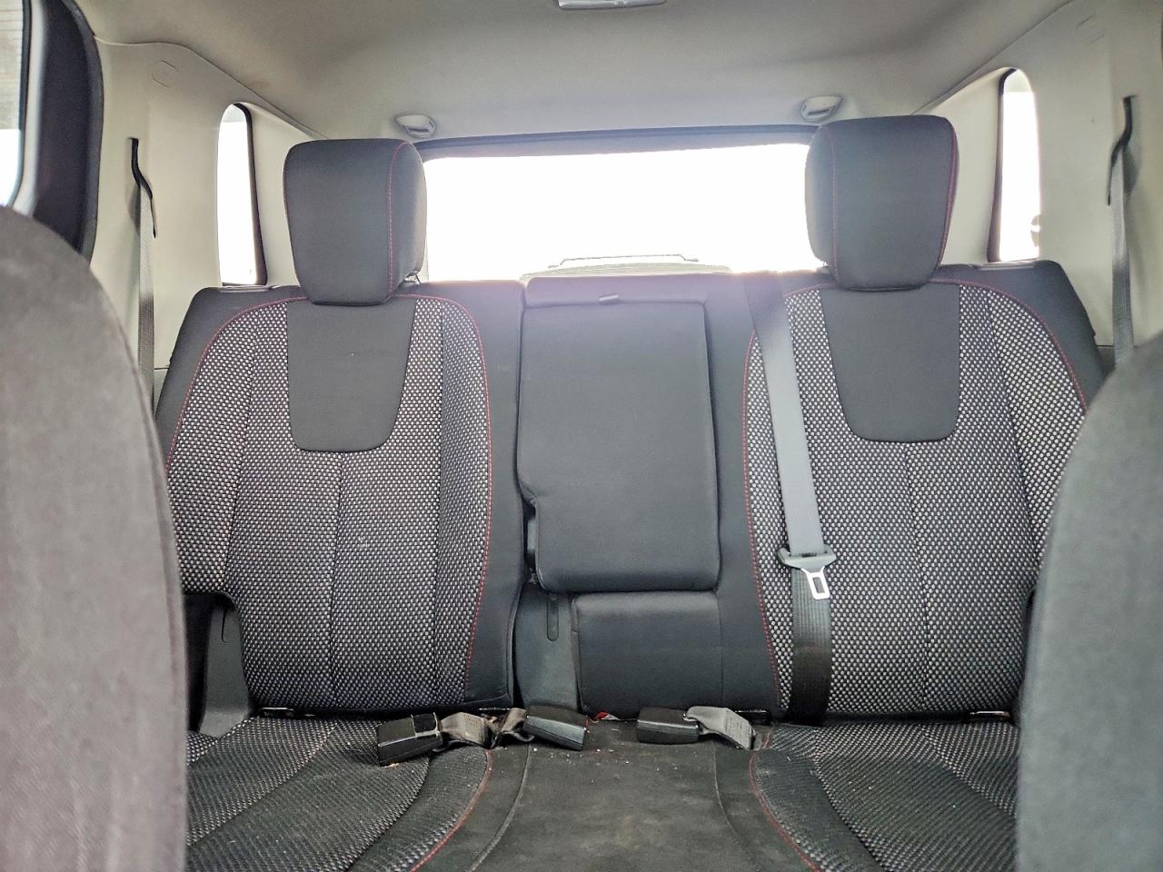 2015 GMC TERRAIN SLE photo 28
