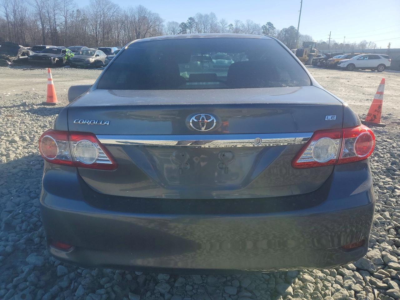 2013 TOYOTA COROLLA BASE photo 6