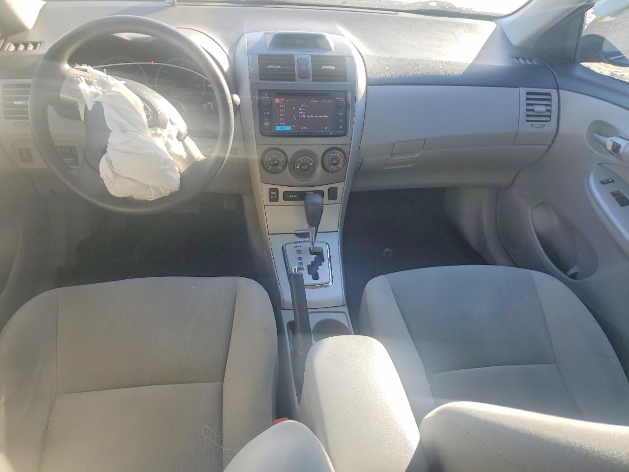 2013 TOYOTA COROLLA BASE photo 8