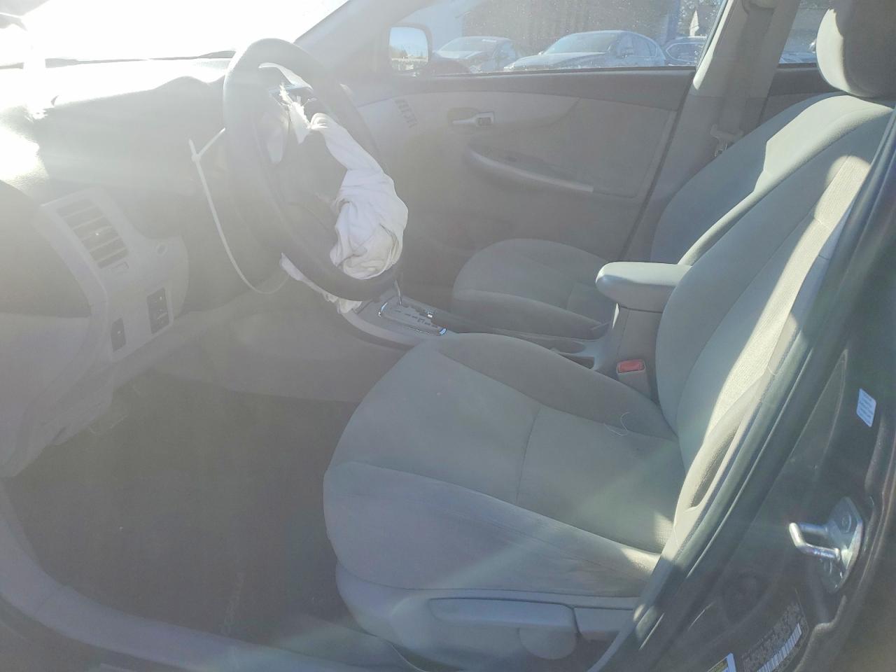 2013 TOYOTA COROLLA BASE photo 7
