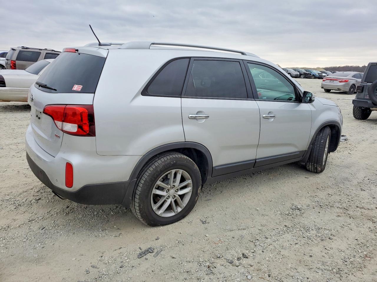 2014 KIA SORENTO LX photo 5