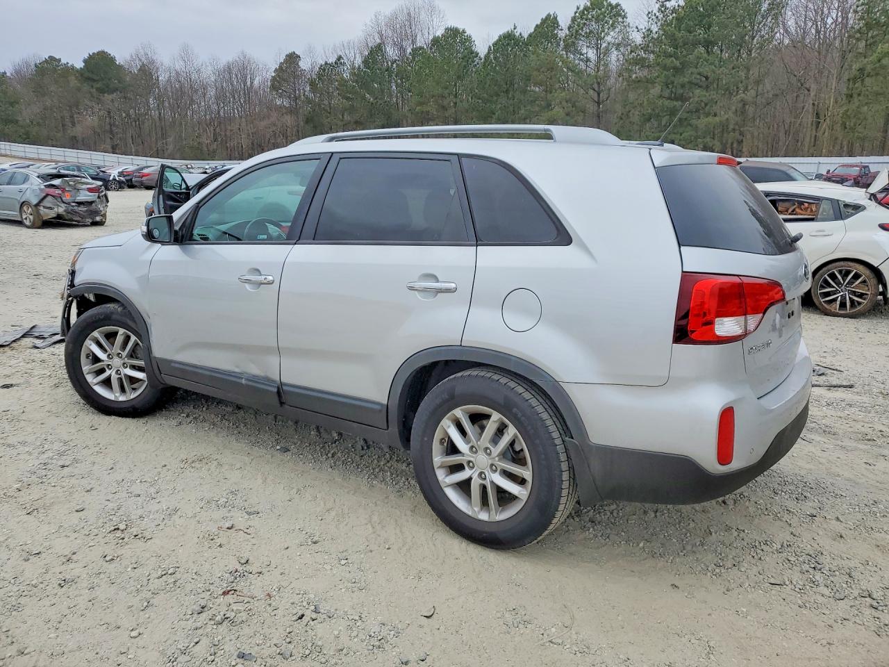 2014 KIA SORENTO LX photo 3