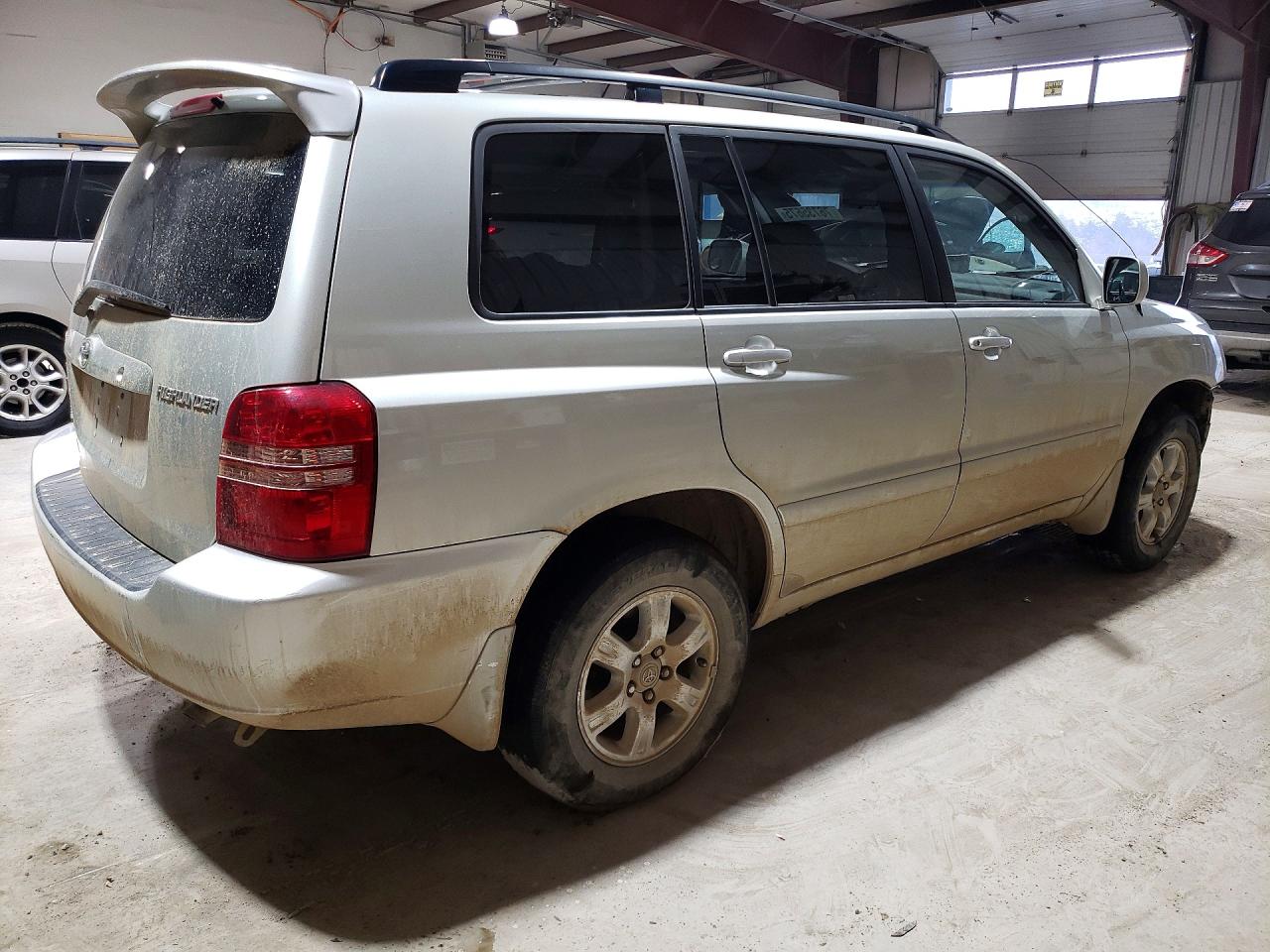 2003 TOYOTA HIGHLANDER LIMITED photo 3