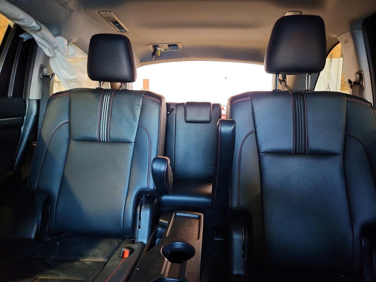 2019 TOYOTA HIGHLANDER SE photo 10