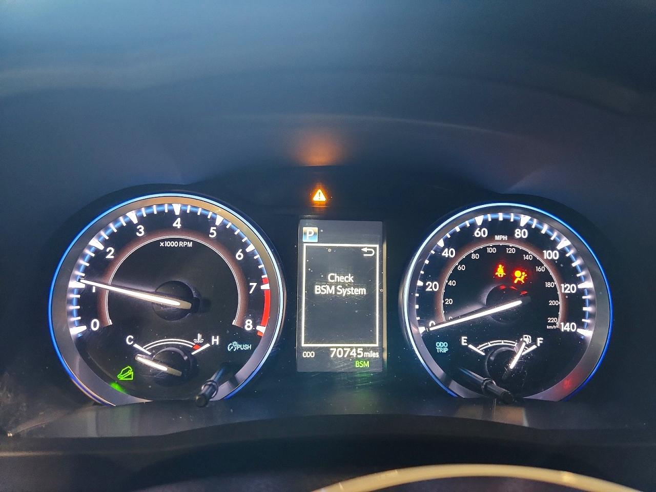 2019 TOYOTA HIGHLANDER SE photo 9