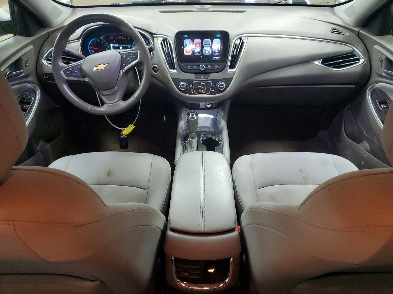 2017 CHEVROLET MALIBU LT photo 2