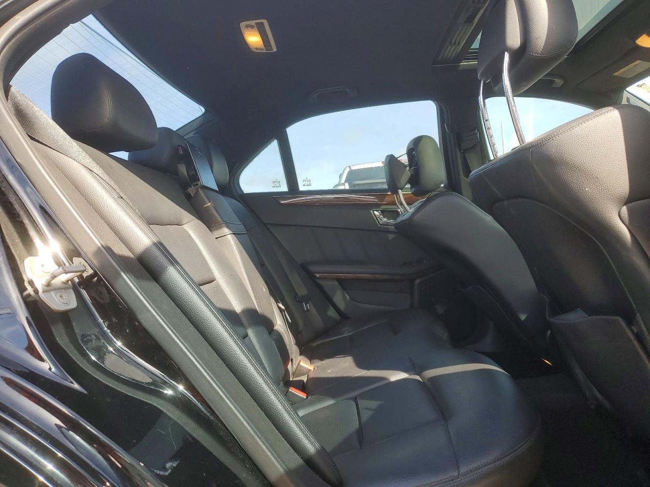 2010 MERCEDES-BENZ E 350 photo 19