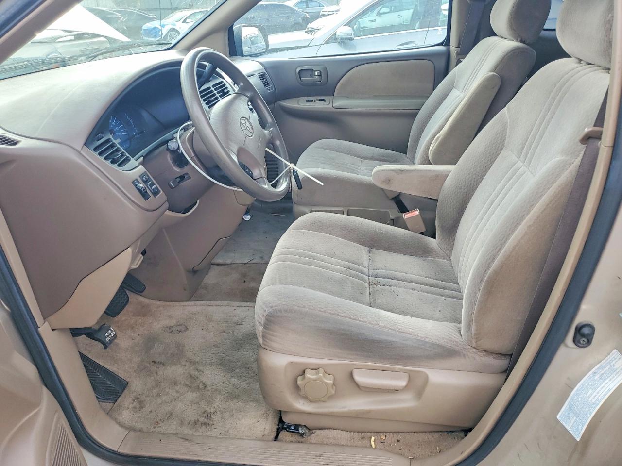 2003 TOYOTA SIENNA CE photo 7