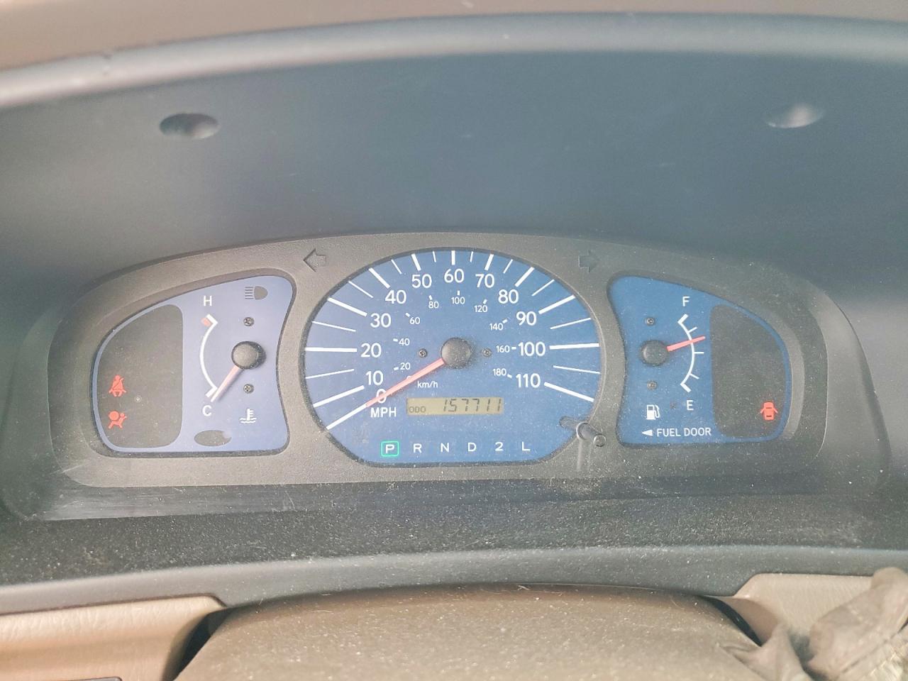 2003 TOYOTA SIENNA CE photo 9