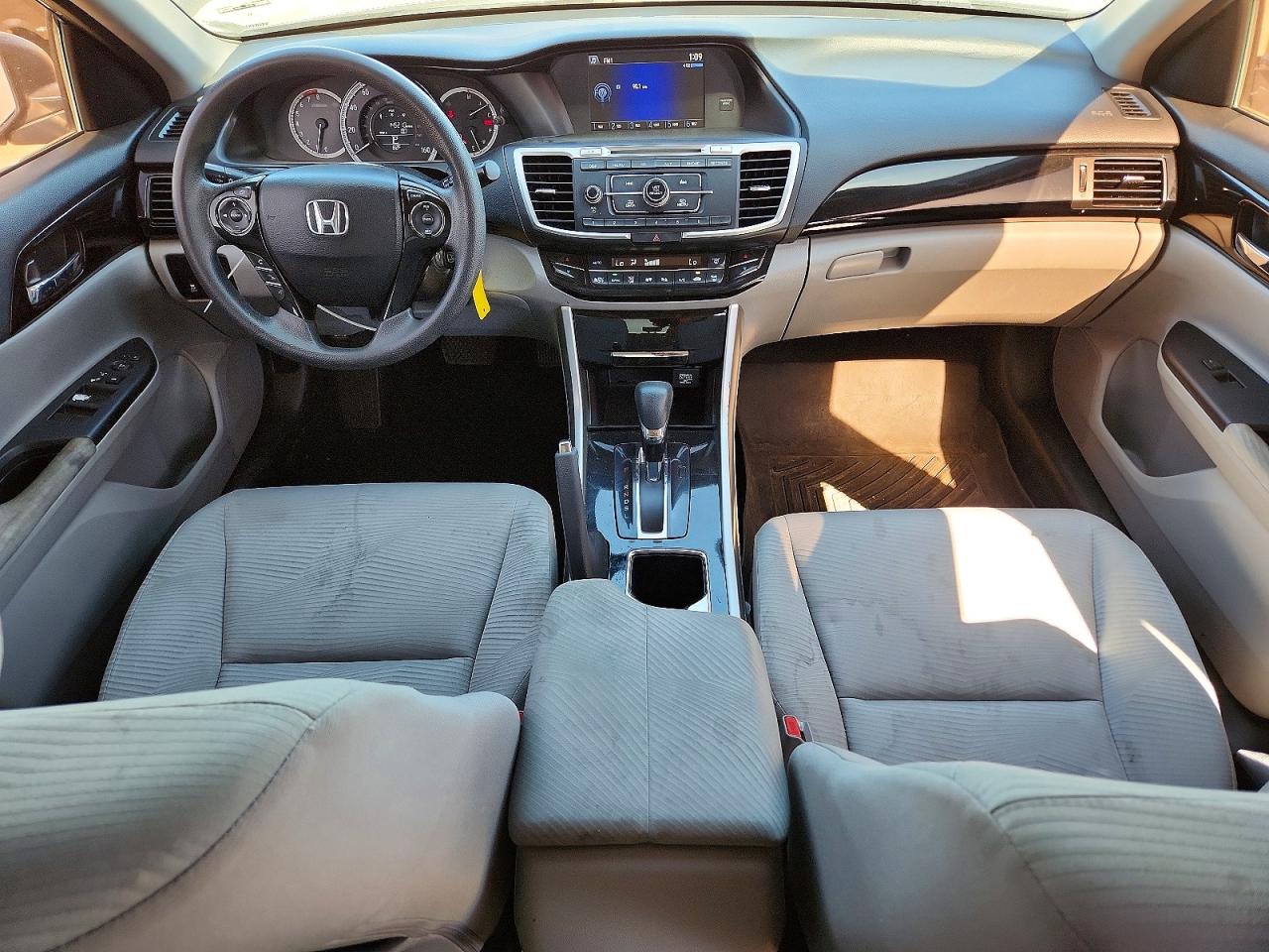 2017 HONDA ACCORD LX photo 8