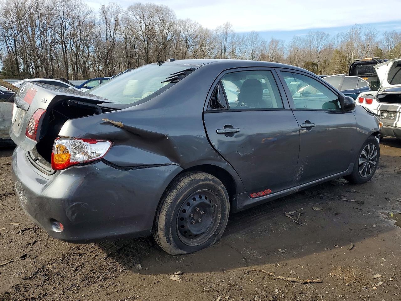 2010 TOYOTA COROLLA LE photo 5