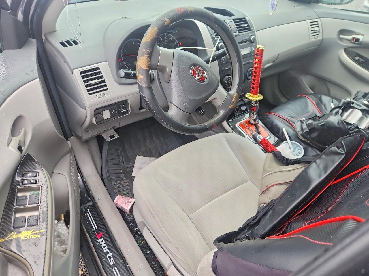 2010 TOYOTA COROLLA LE photo 15