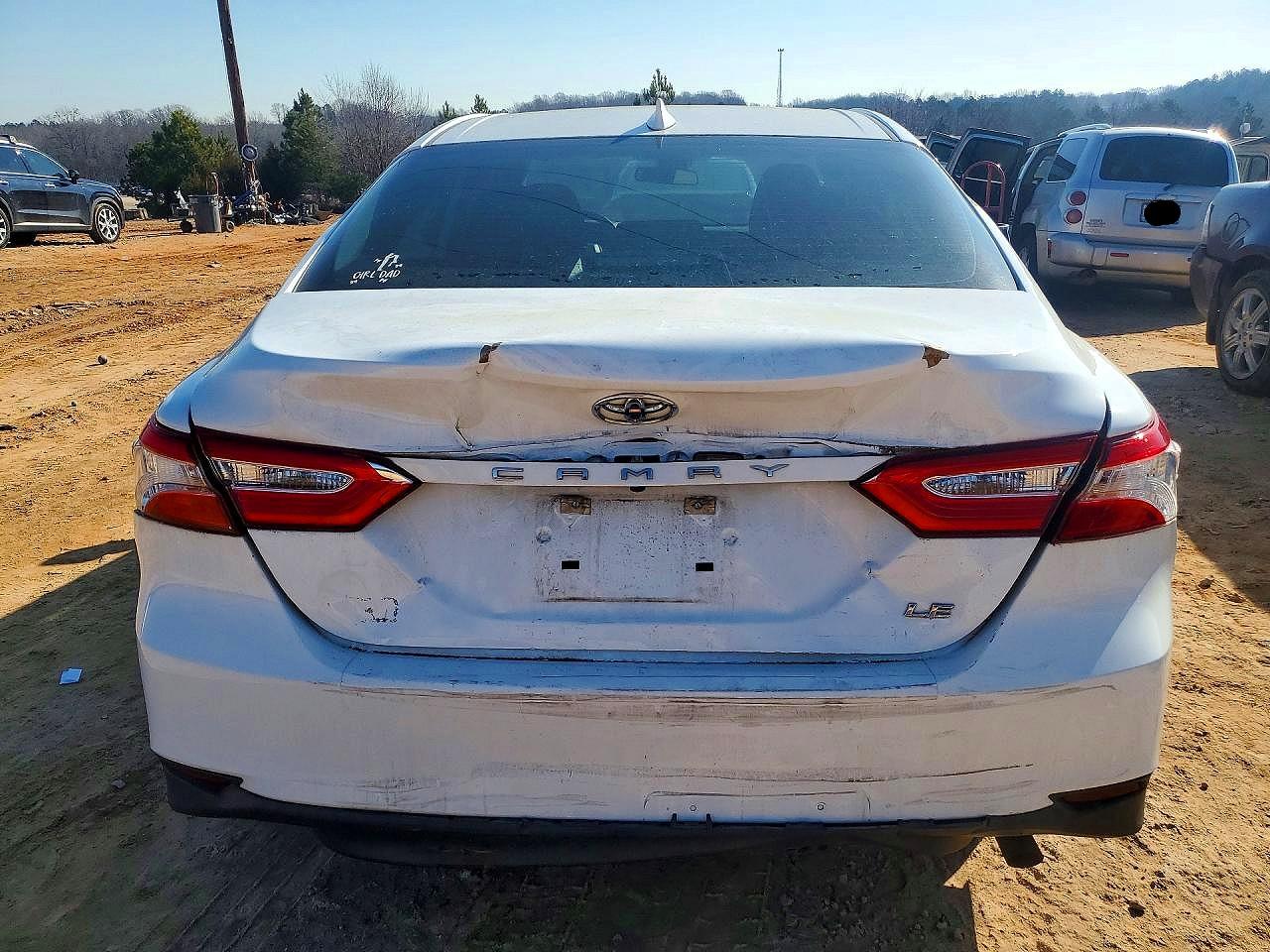 2020 TOYOTA CAMRY LE photo 6