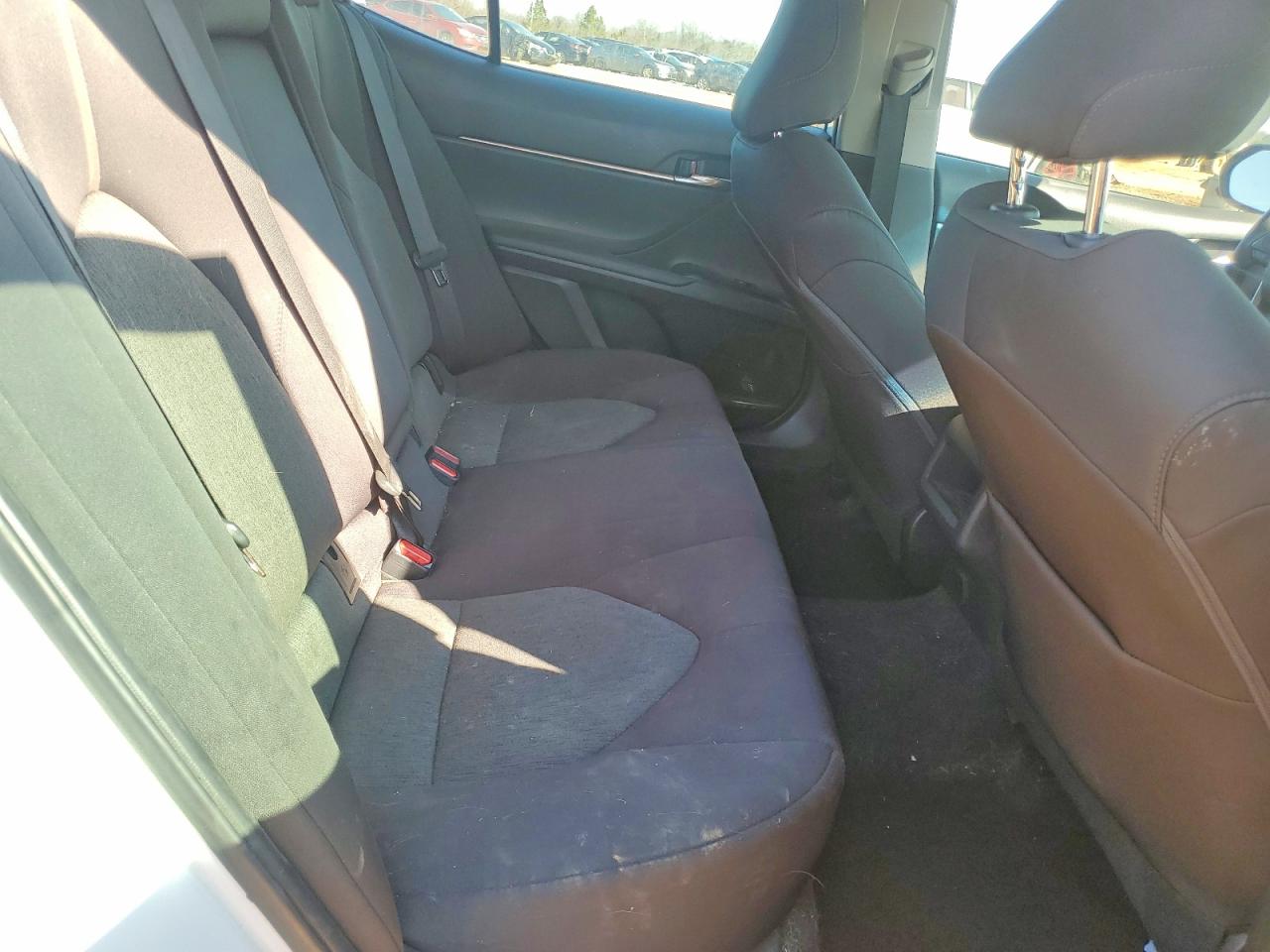 2020 TOYOTA CAMRY LE photo 10