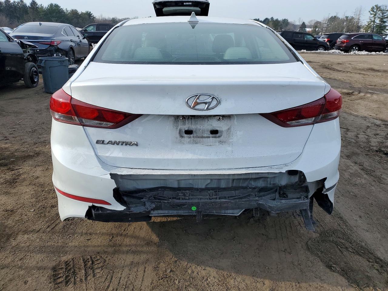 2017 HYUNDAI ELANTRA SE photo 11
