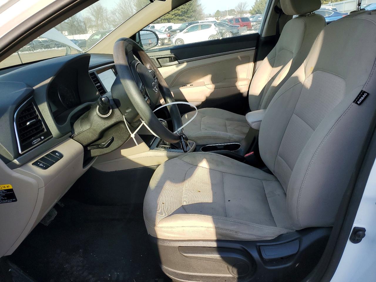 2017 HYUNDAI ELANTRA SE photo 13