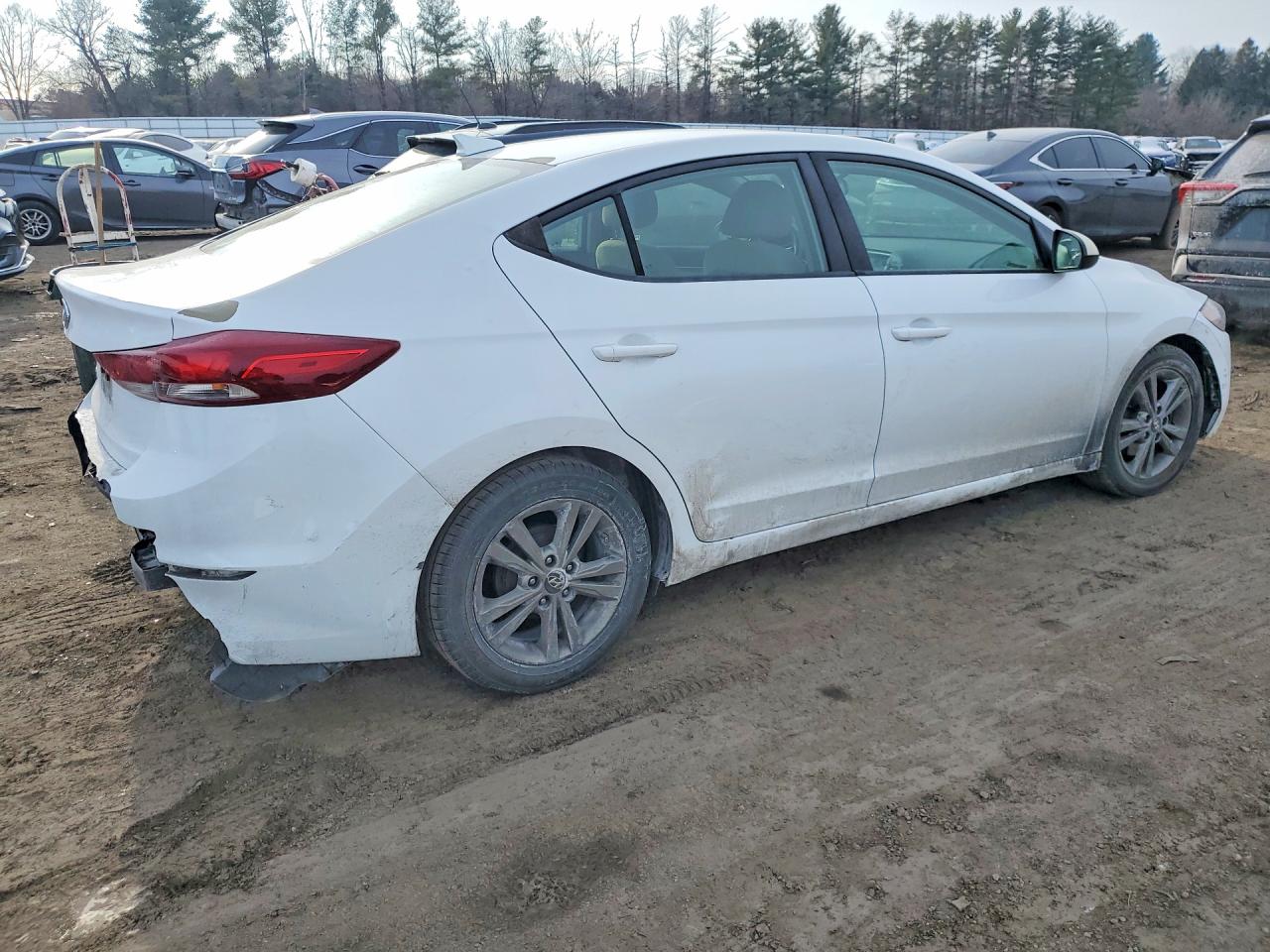 2017 HYUNDAI ELANTRA SE photo 5