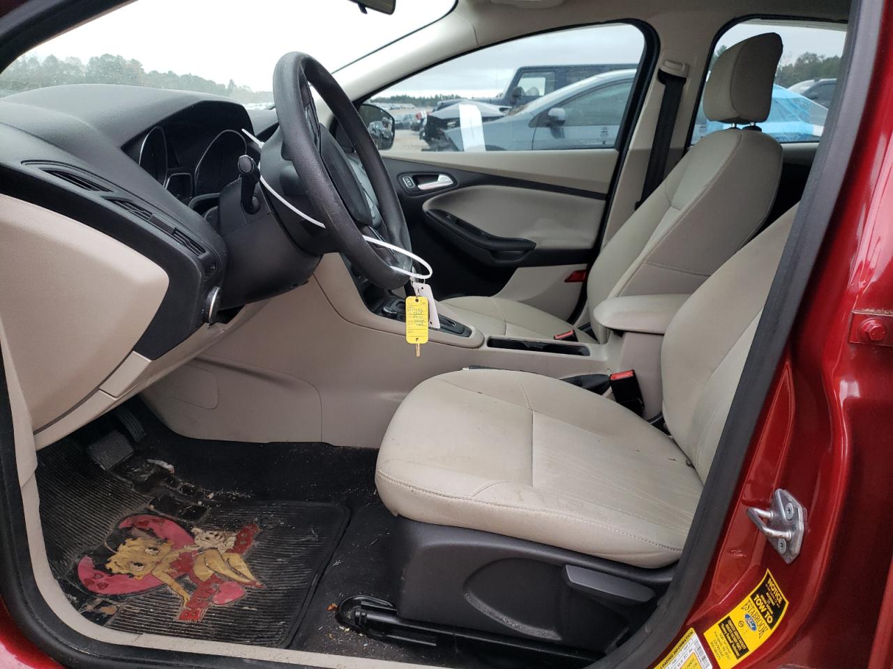 2017 FORD FOCUS SE photo 19