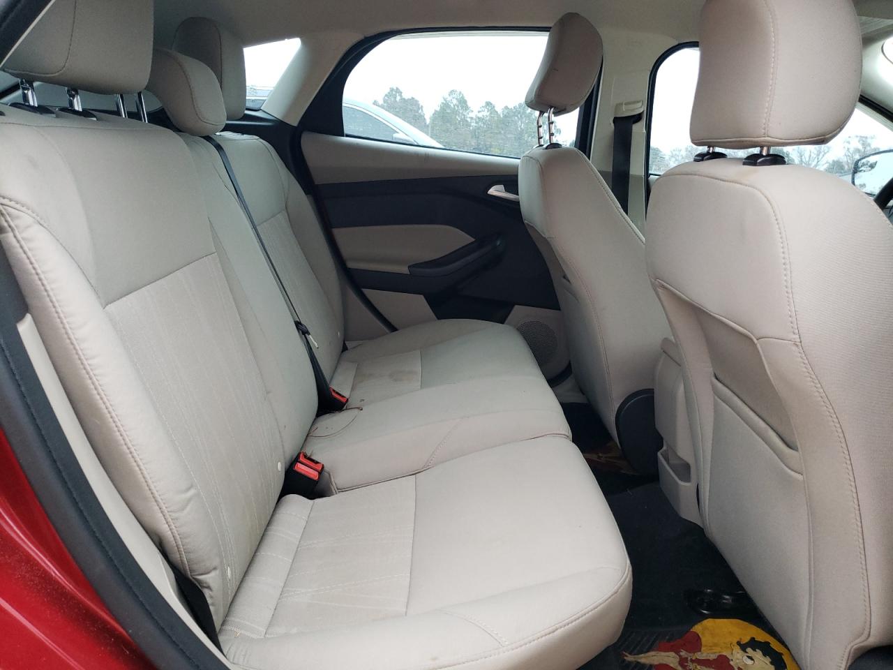 2017 FORD FOCUS SE photo 28