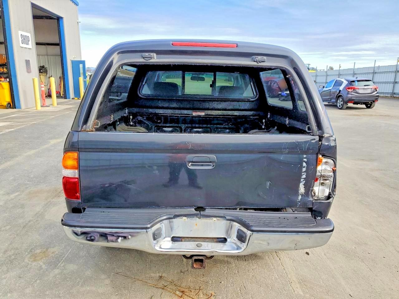 2002 TOYOTA TACOMA DOUBLE CAB photo 11