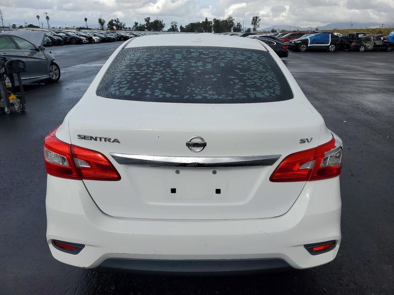2018 NISSAN SENTRA S photo 6