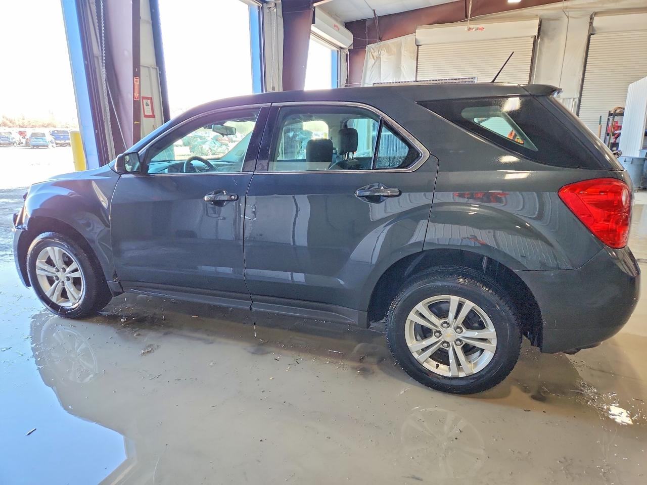 2013 CHEVROLET EQUINOX LS photo 4