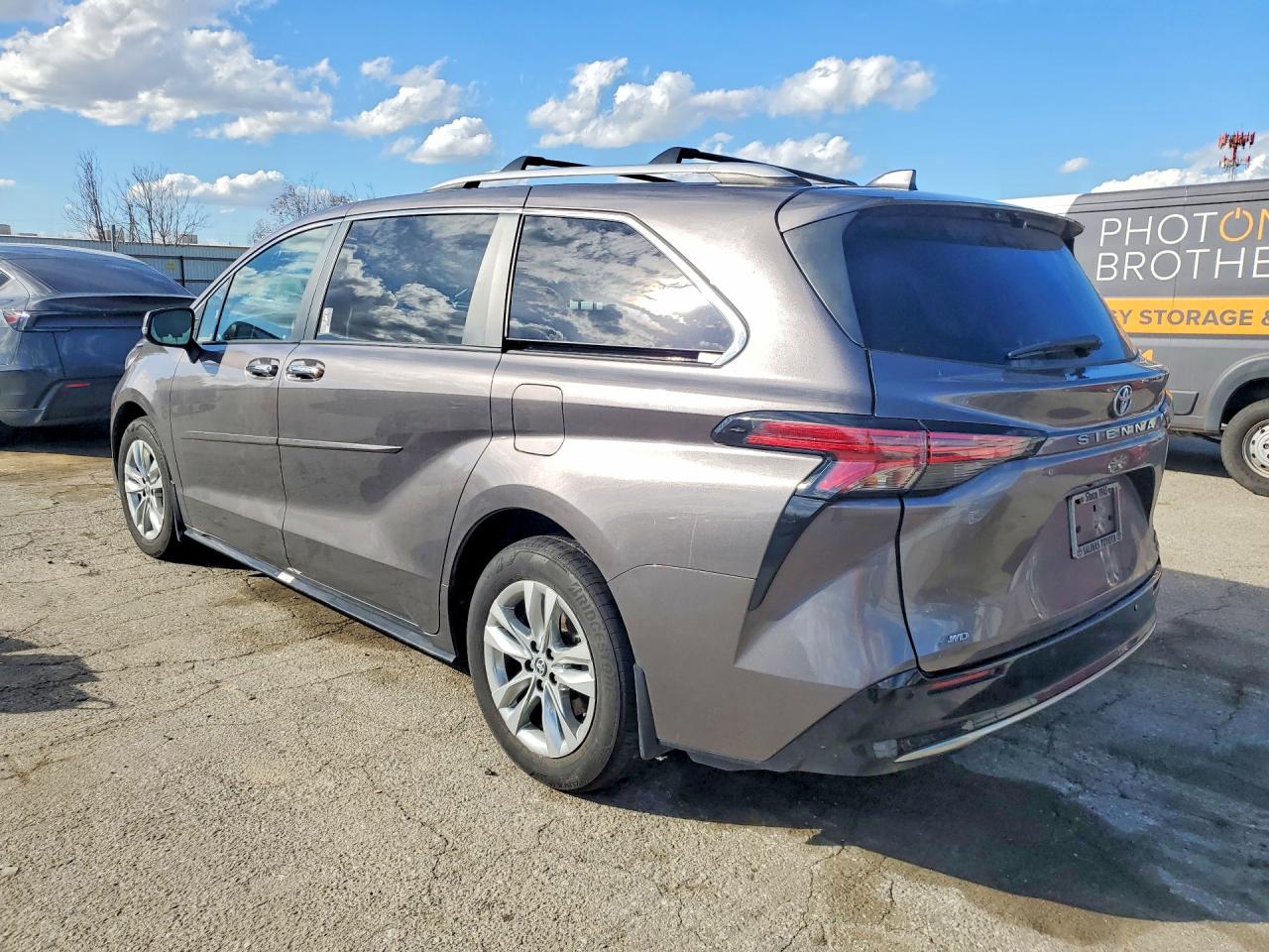 2022 TOYOTA SIENNA LIMITED photo 2