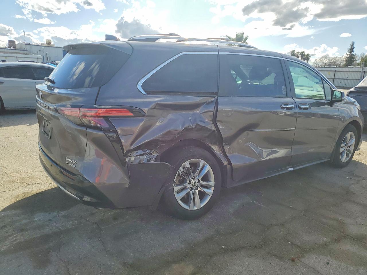 2022 TOYOTA SIENNA LIMITED photo 3