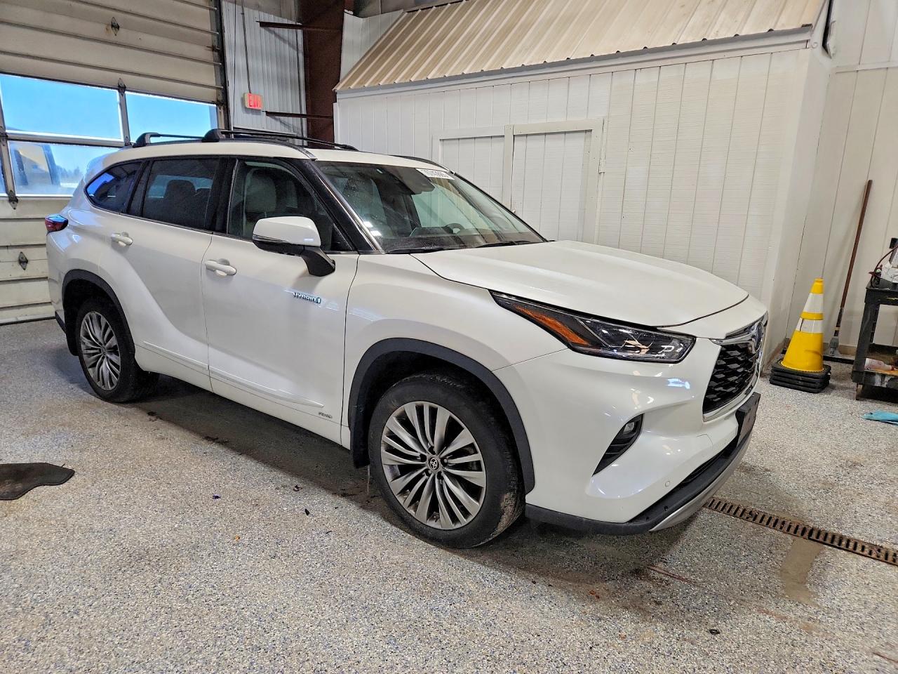 2021 TOYOTA HIGHLANDER HYBRID PLATINUM photo 4