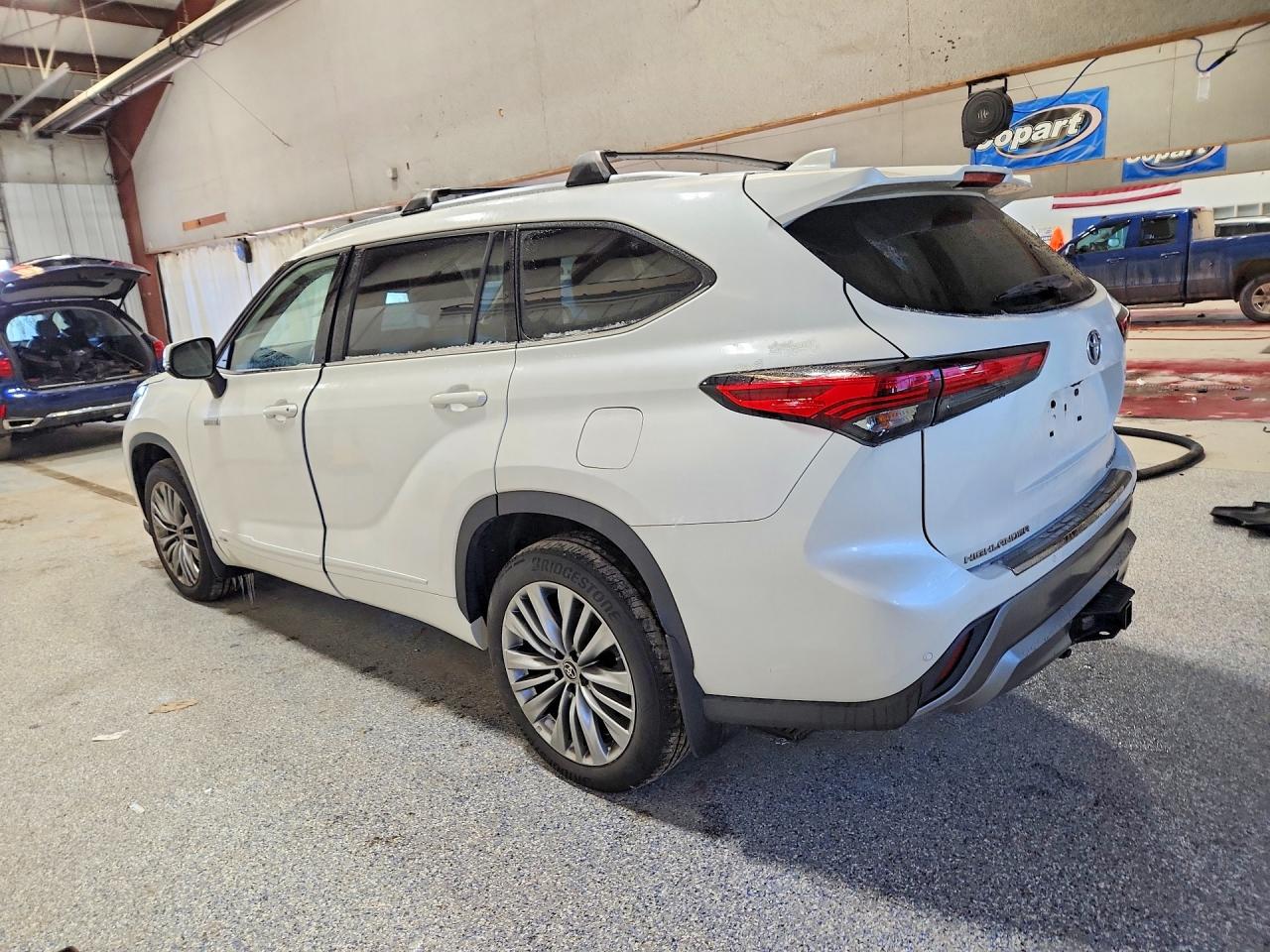 2021 TOYOTA HIGHLANDER HYBRID PLATINUM photo 2