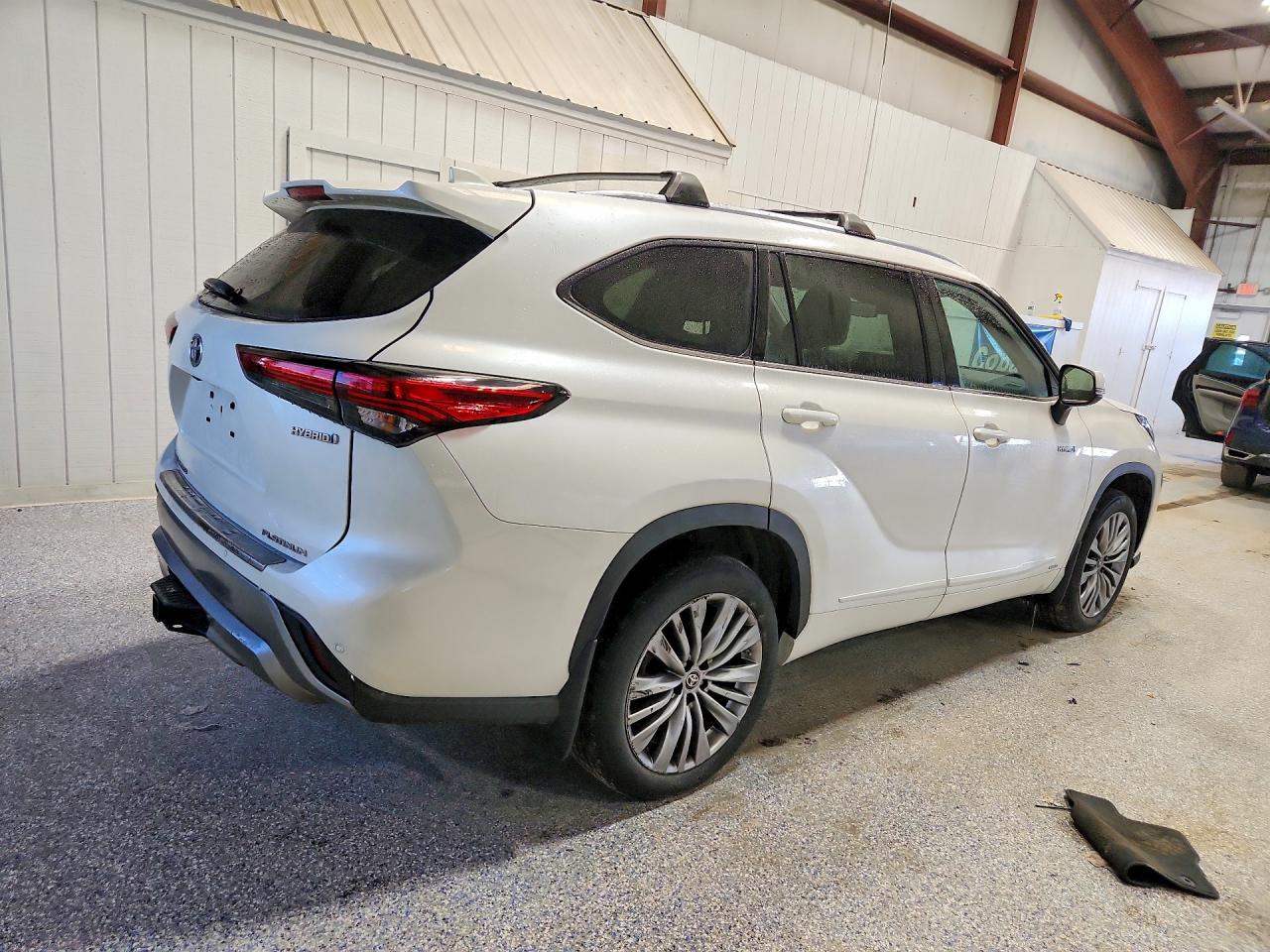 2021 TOYOTA HIGHLANDER HYBRID PLATINUM photo 3