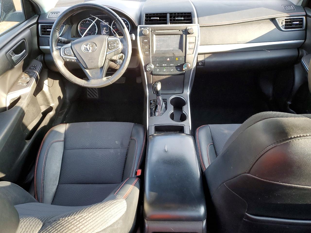2017 TOYOTA CAMRY photo 22