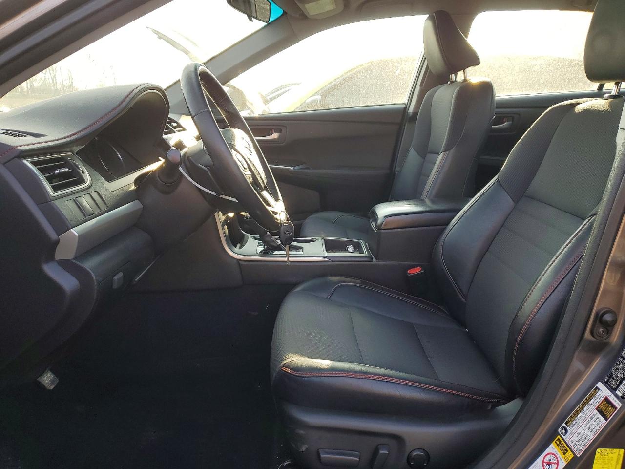 2017 TOYOTA CAMRY photo 19